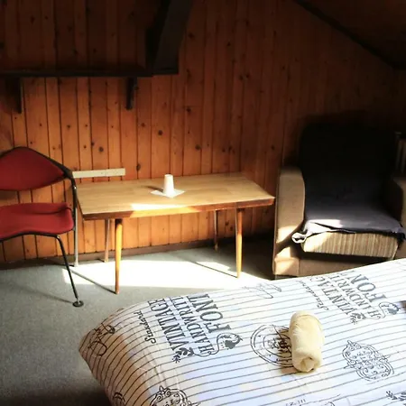 Hostel Turisticka K2 *